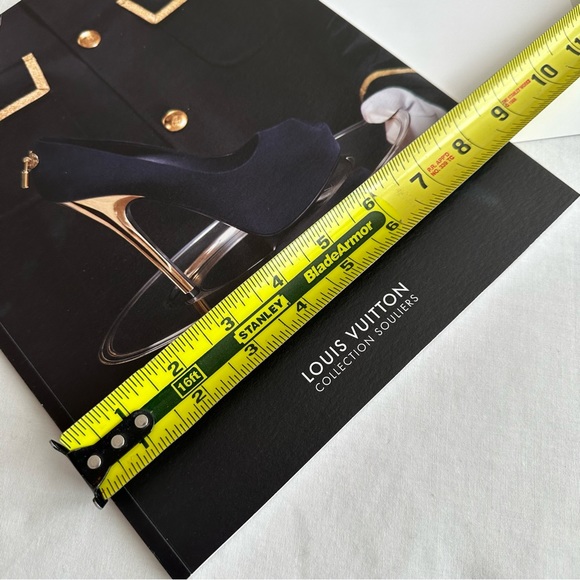Authentic Louis Vuitton 2013-2014 Shoe Collection Book - Picture 10 of 11